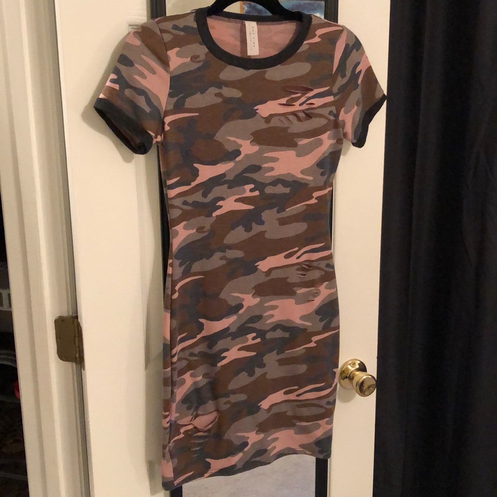 Bodycon pink camo dress